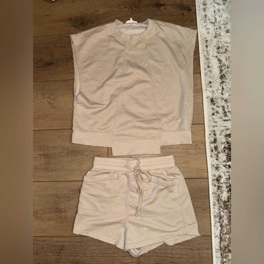 Cream lounge set